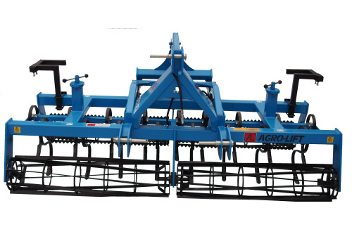 Agregat uprawowo-siewny z przednim wałem