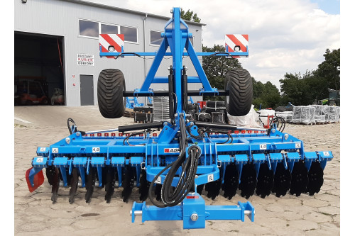 Brona talerzowa hydraulicznie składana półzawieszana