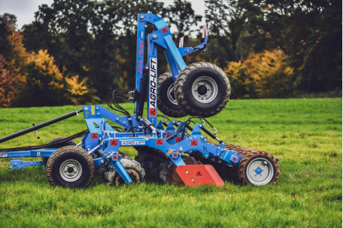 Brona talerzowa hydraulicznie składana półzawieszana