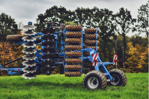 Brona talerzowa hydraulicznie składana półzawieszana