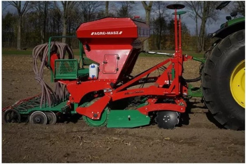 Siewnik zbożówy pneumatyczny 