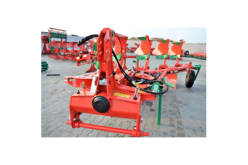 Pług obracalny z zabezpieczeniem hydraulicznym