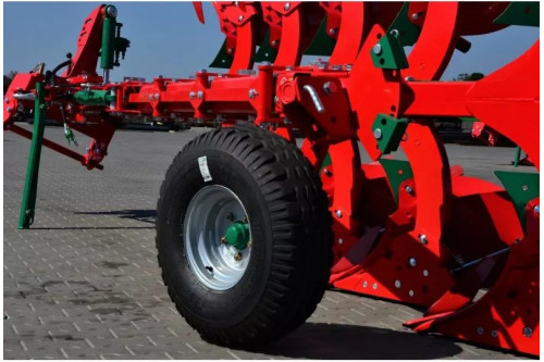 Pług obracalny VARIO z zabzepieczeniem resorowym