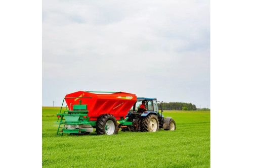 Rozsiewacz wapna i nawozów