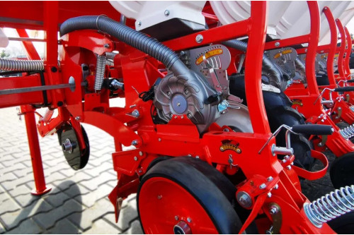 Siewnik pneumatyczny