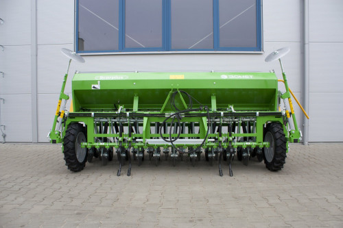 Siewnik rzędowy uniwersalny