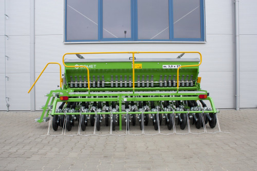 Siewnik rzędowy uniwersalny