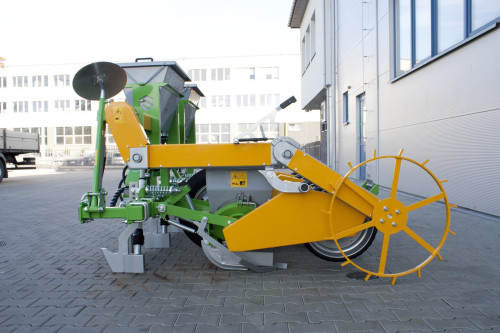 Siewnik punktowy mechaniczny