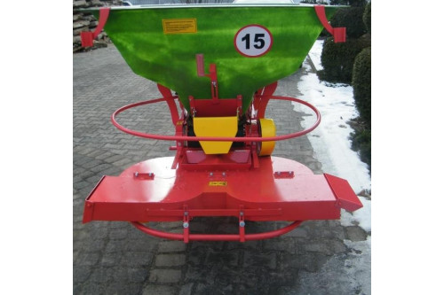 Rozsiewacz nawozowo-wapniowy z przystawką sadowniczą