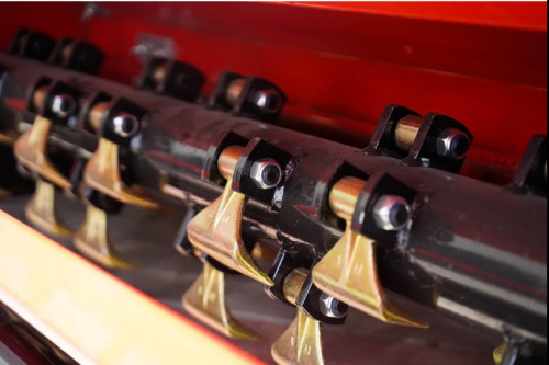 Kosiarka bijakowa z przesuwem hydraulicznym EFGCN-H 165