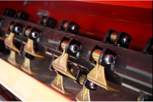 Kosiarka bijakowa z przesuwem hydraulicznym EFGCK-H 175 - otwierana klapa